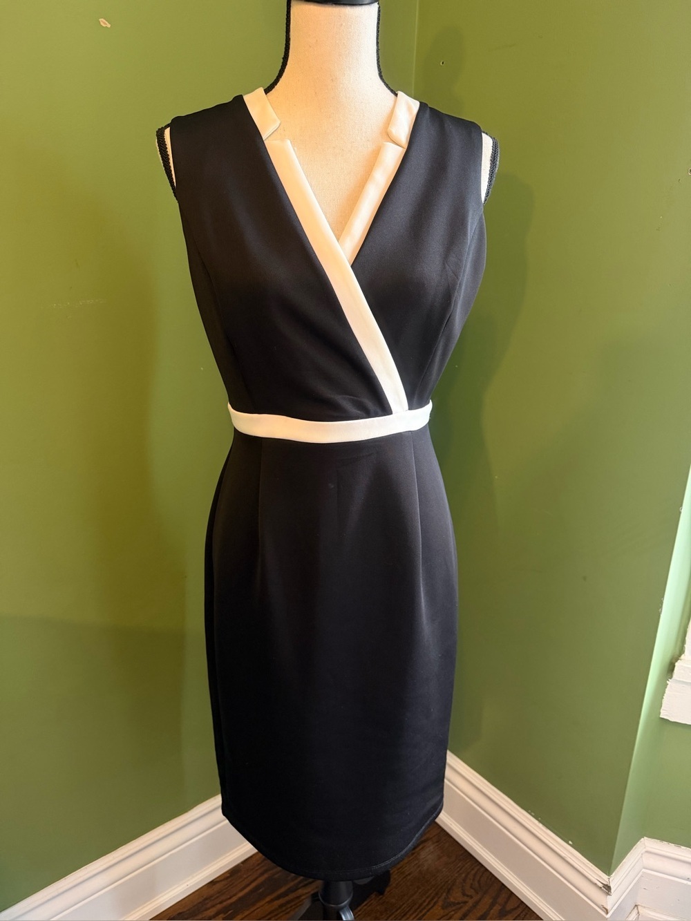 Enfocus Studio Black Midi Sheath Dress with White Trim size 8